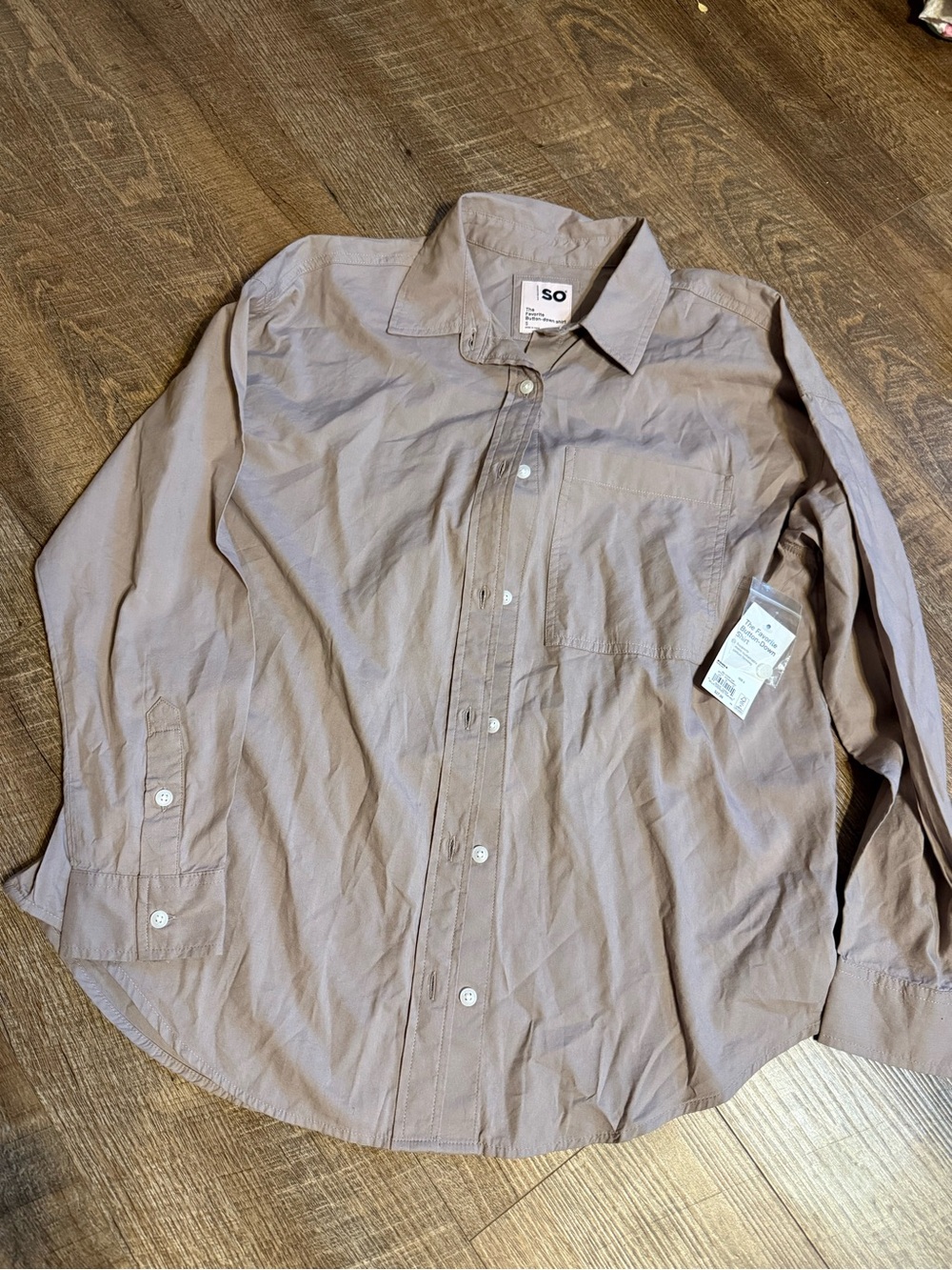SO womens Long-Sleeve Button-Down Shirt in Taupe